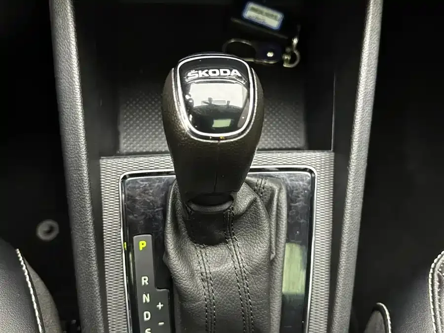 Skoda Kamiq Komic 2022 1.5L automatic comfort version 2022 — миниатюра 4