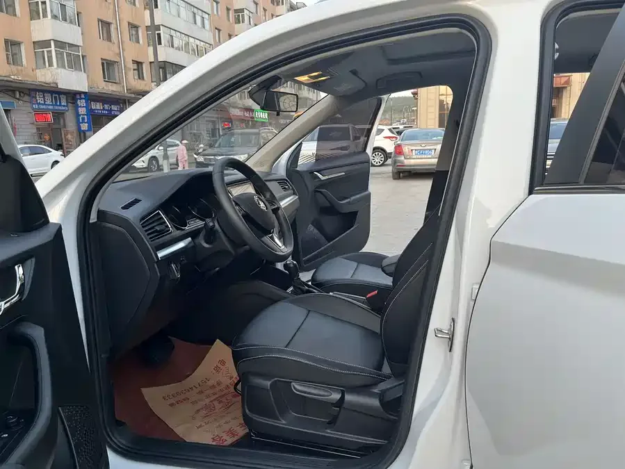 Skoda Kamiq 2023 Kamiq facelift 1.5L automatic comfort version 2023 — миниатюра 5