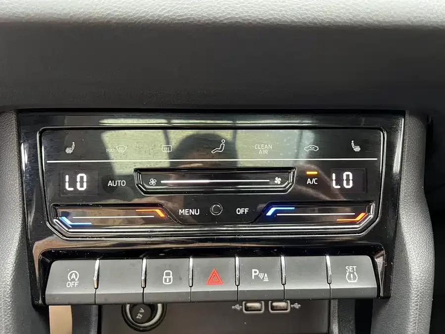 Skoda Karoq Korok 2022 TSI280 Exclusive Edition 2022 — миниатюра 5