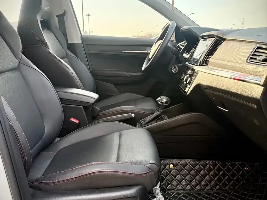 Skoda Kamiq 2021 KOMIC GT TSI230 DSG Flagship Edition 2022 — миниатюра 4