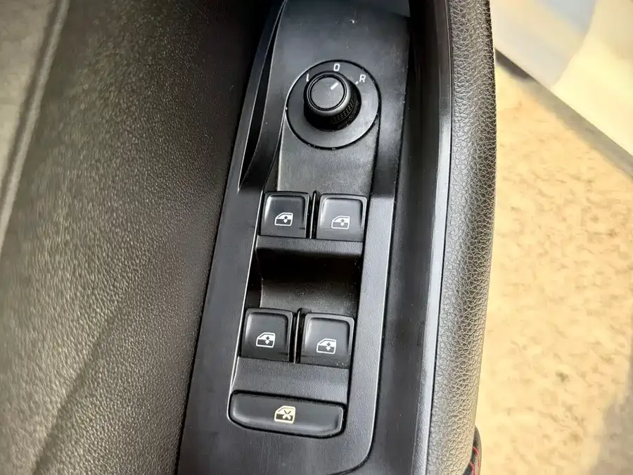 Skoda Kamiq 2021 KOMIC GT TSI230 DSG Flagship Edition 2022 — миниатюра 5