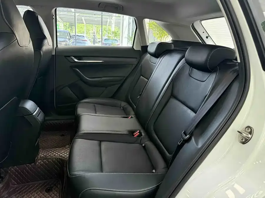 Skoda Kamiq 2023 Kamiq facelift 1.5L automatic comfort version 2023 — миниатюра 3