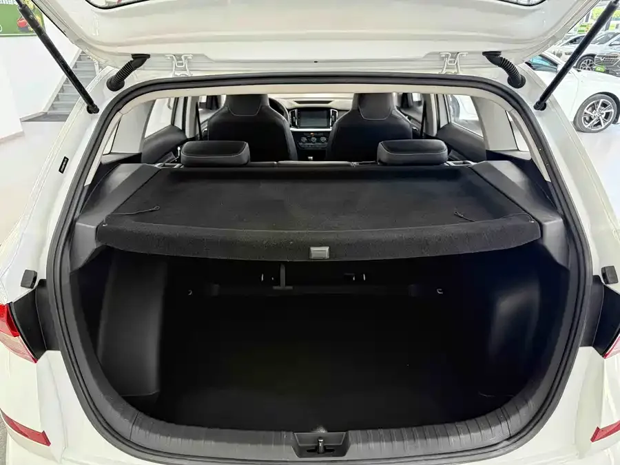 Skoda Kamiq 2023 Kamiq facelift 1.5L automatic comfort version 2023 — миниатюра 5