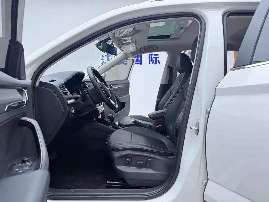 Skoda Kamiq Komic 2022 1.5L automatic comfort version 2022 — миниатюра 2