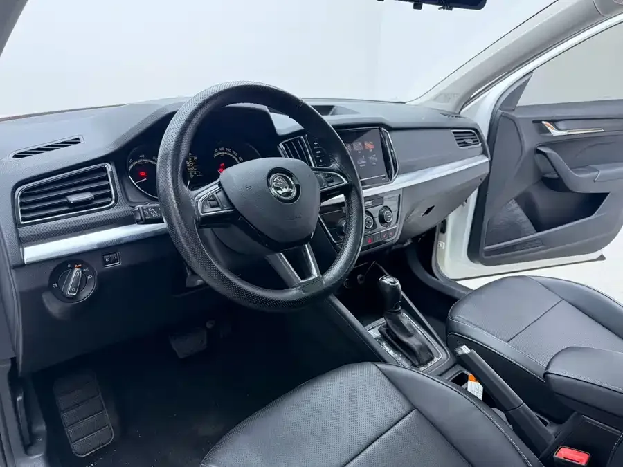 Skoda Kamiq Komic 2022 1.5L automatic comfort version 2022 — миниатюра 3