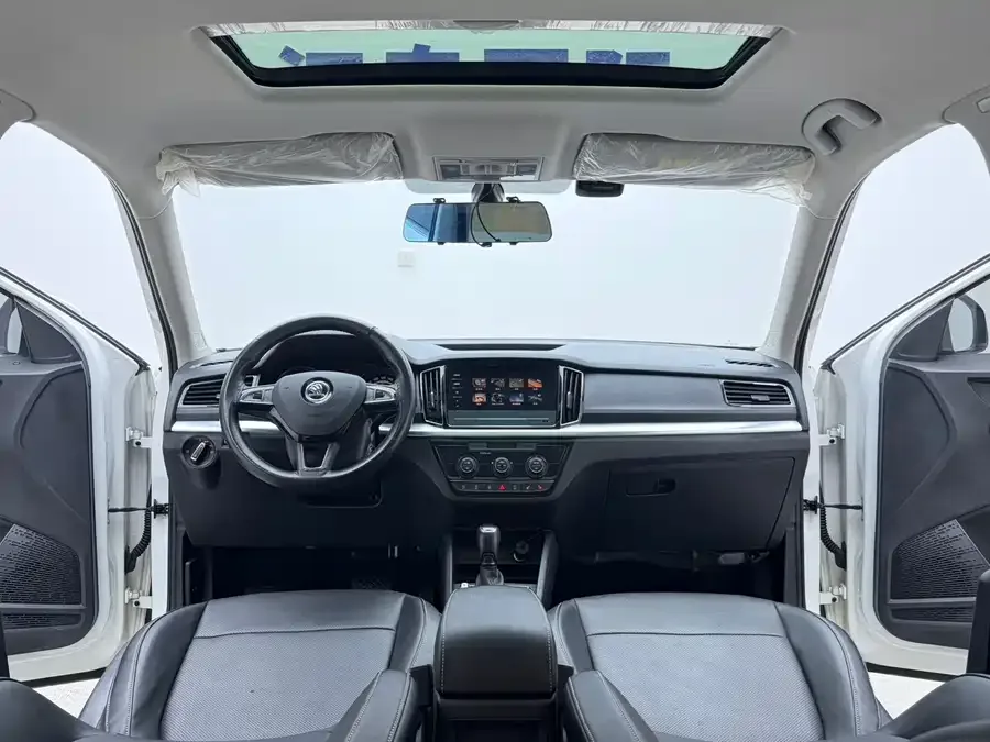 Skoda Kamiq Komic 2022 1.5L automatic comfort version 2022 — миниатюра 4