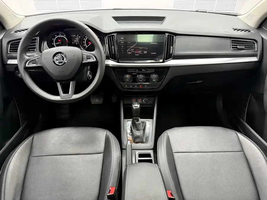 Skoda Kamiq Komic 2022 1.5L automatic comfort version 2022 — миниатюра 3