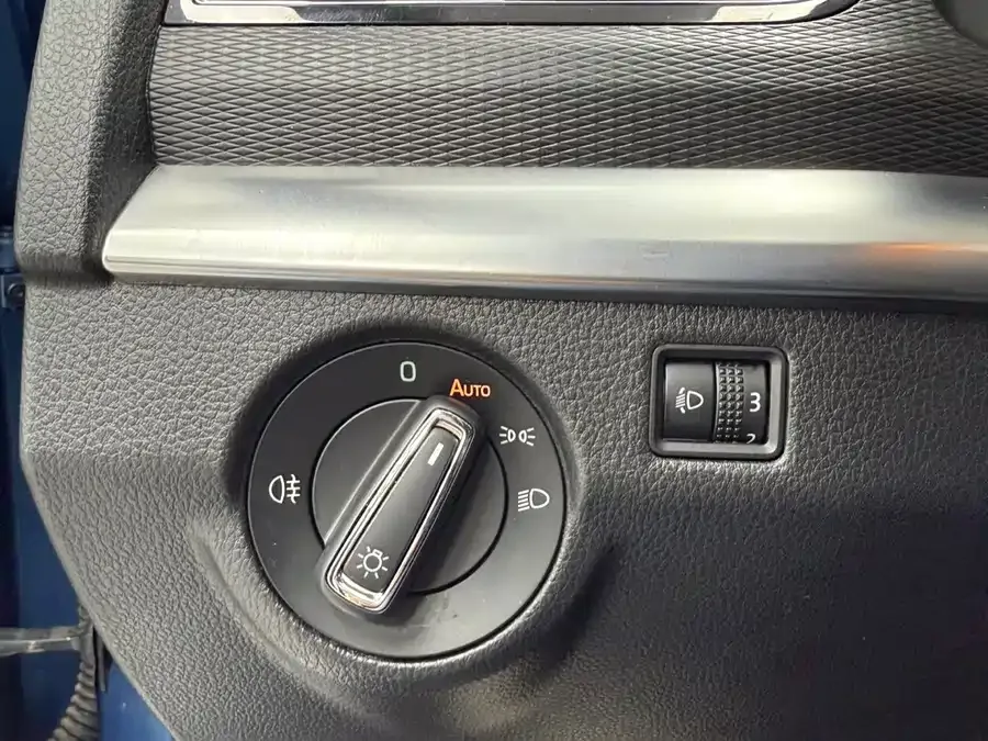 Skoda Kamiq Komic 2022 1.5L automatic comfort version 2022 — миниатюра 4