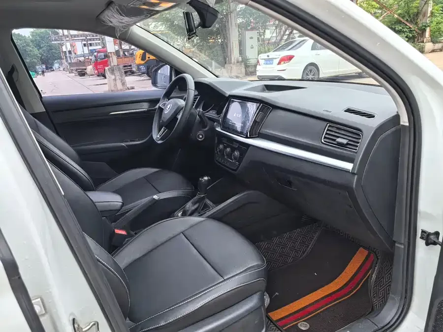 Skoda Kamiq Komic 2023 1.5L automatic comfort version 2023 — миниатюра 3