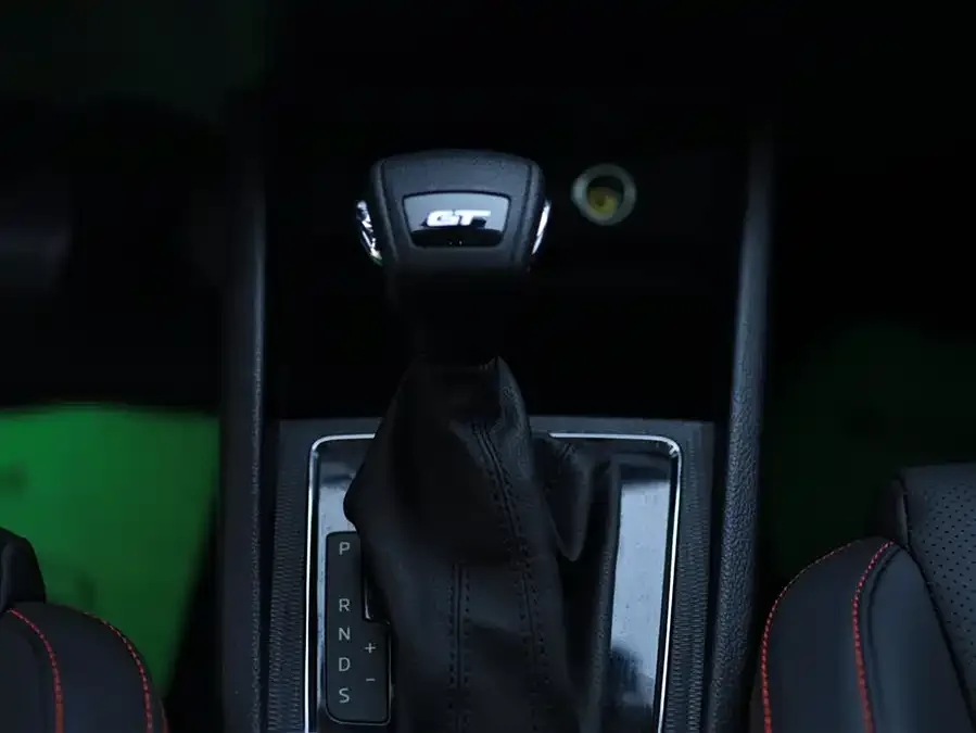 Skoda Kamiq 2021 KOMIC GT TSI230 DSG Flagship Edition 2023 — миниатюра 3