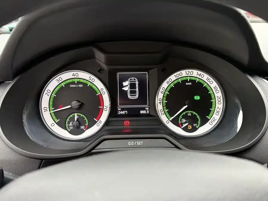 Skoda Octavia Octavia 2022 1.5L Automatic Comfort Edition 2022 — миниатюра 2