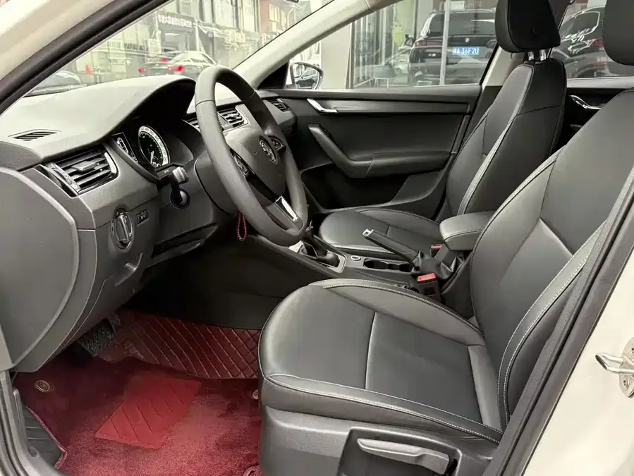 Skoda Octavia Octavia 2022 1.5L Automatic Comfort Edition 2022 — миниатюра 3