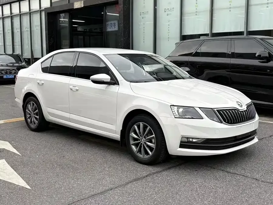 Skoda Octavia Octavia 2022 1.5L Automatic Comfort Edition 2022 — миниатюра 4