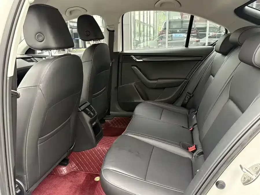 Skoda Octavia Octavia 2022 1.5L Automatic Comfort Edition 2022 — миниатюра 5