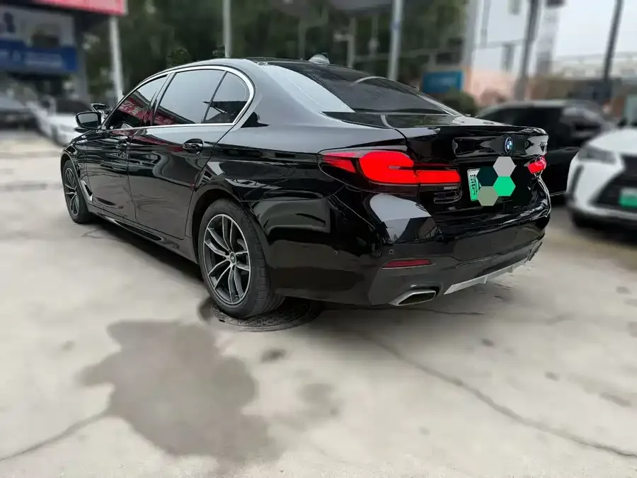 BMW 5 Series New Energy 2022 535Le M Sports Package 2022 — миниатюра 3