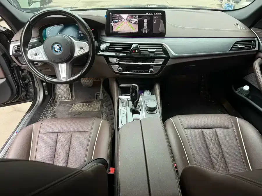 BMW 5 Series New Energy 2022 535Le M Sports Package 2022 — миниатюра 4