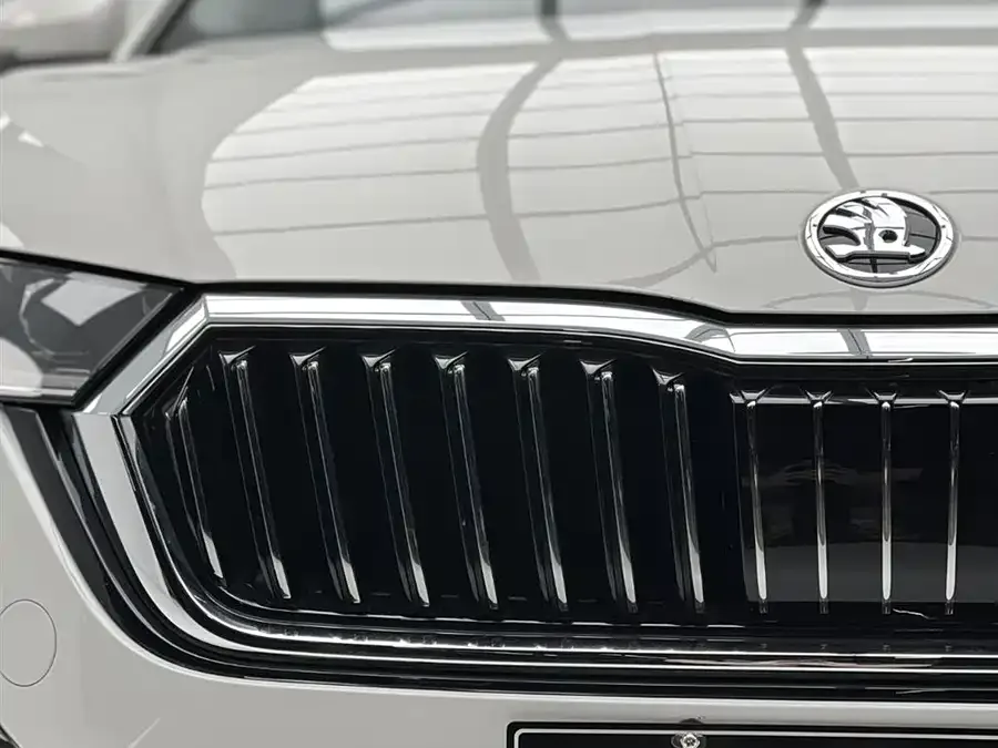 Skoda Octavia Octavia 2022 PRO TSI280 Luxury Edition 2022 — миниатюра 3