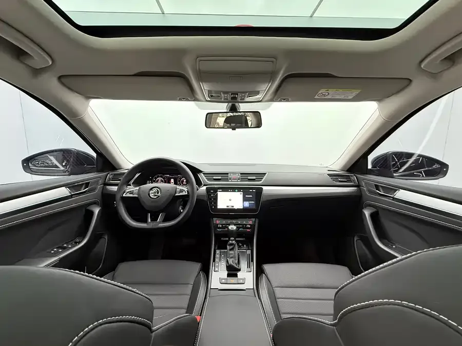 Skoda Superb Super 2023 TSI280 DSG Exclusive Edition 2023 — миниатюра 3