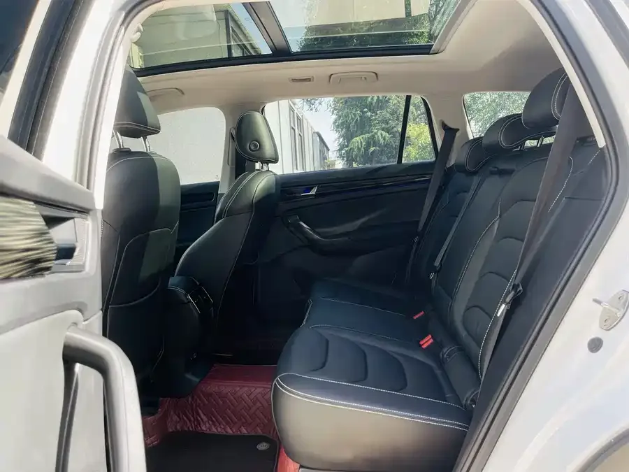 Skoda Kodiaq Kodiak 2021 TSI330 5-seater two-wheel drive luxury premium version 2022 — миниатюра 2