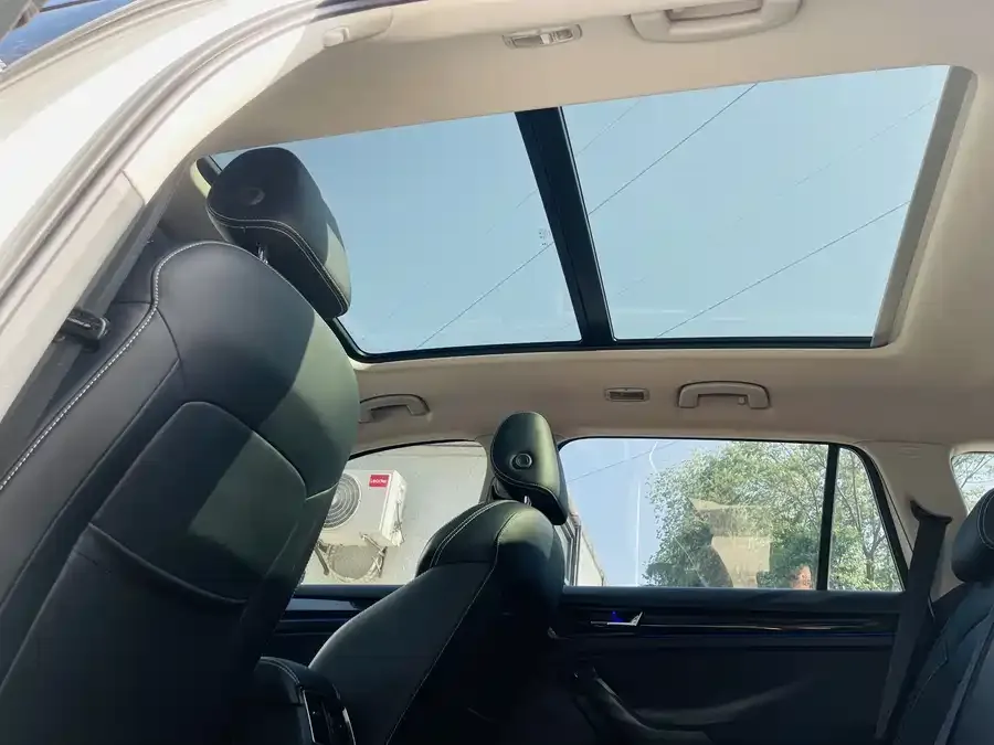 Skoda Kodiaq Kodiak 2021 TSI330 5-seater two-wheel drive luxury premium version 2022 — миниатюра 3