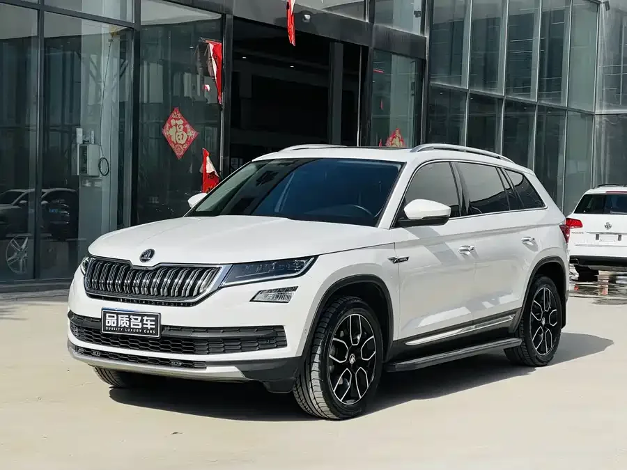 Skoda Kodiaq Kodiak 2021 TSI330 5-seater two-wheel drive luxury premium version 2022 — фото 1, купить с доставкой в Москву