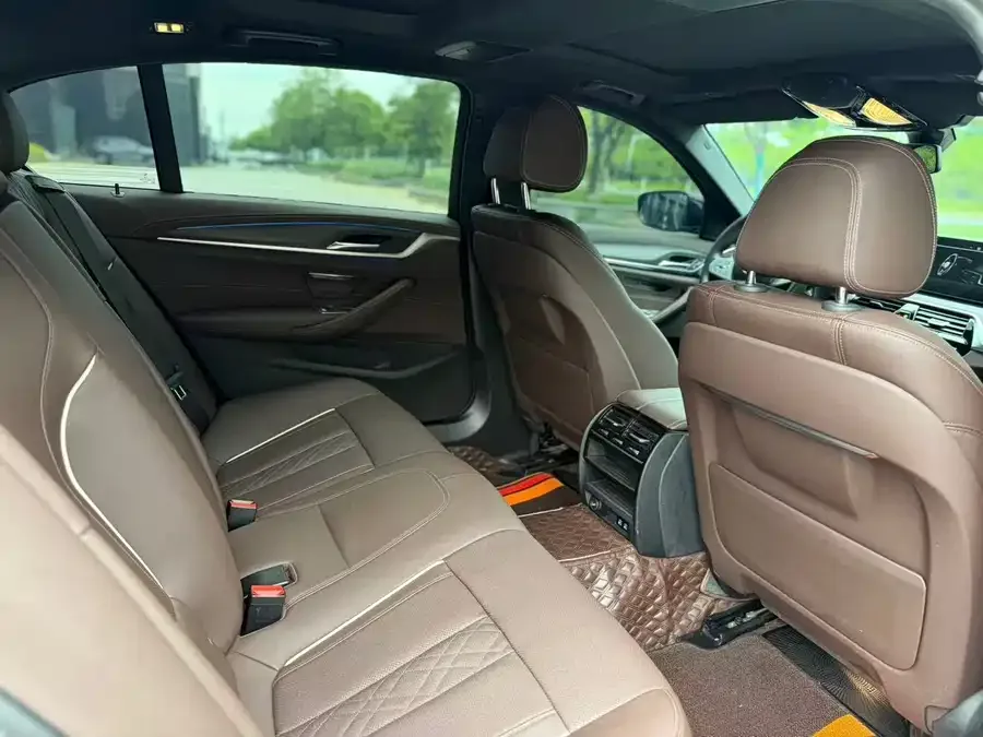 BMW 5 Series New Energy 2022 Model 2 535Le M Sports Package 2023 — миниатюра 3