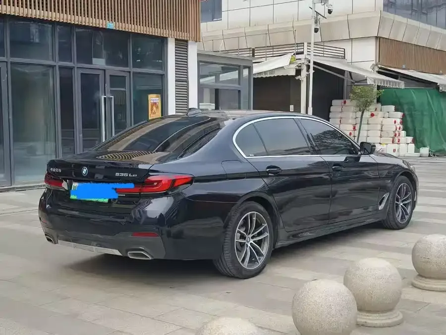 BMW 5 Series New Energy 2022 535Le Pioneer Edition M Sports Package 2023 — миниатюра 2