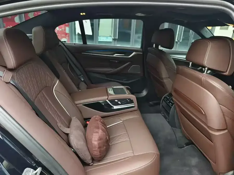 BMW 5 Series New Energy 2022 535Le Pioneer Edition M Sports Package 2023 — миниатюра 4