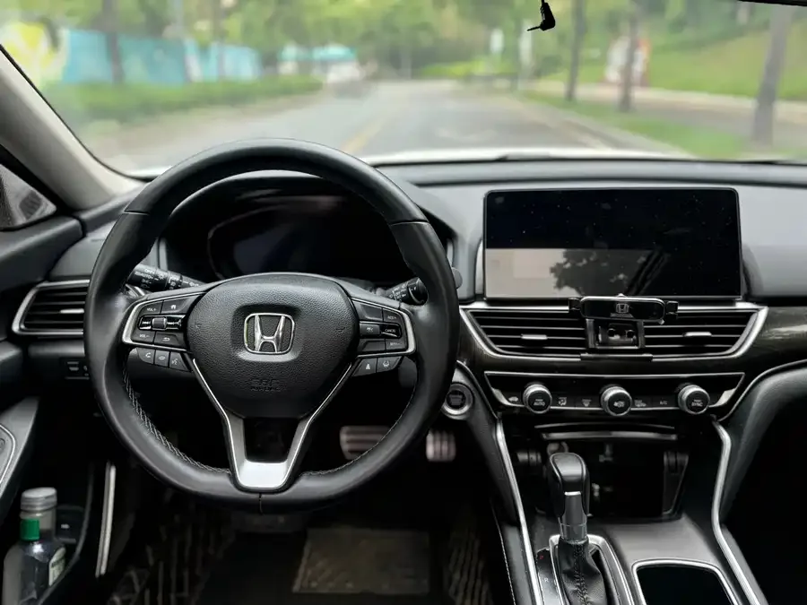 Honda Accord 2022 Accord 260TURBO Fantasy Night Premium Edition 2023 — миниатюра 4