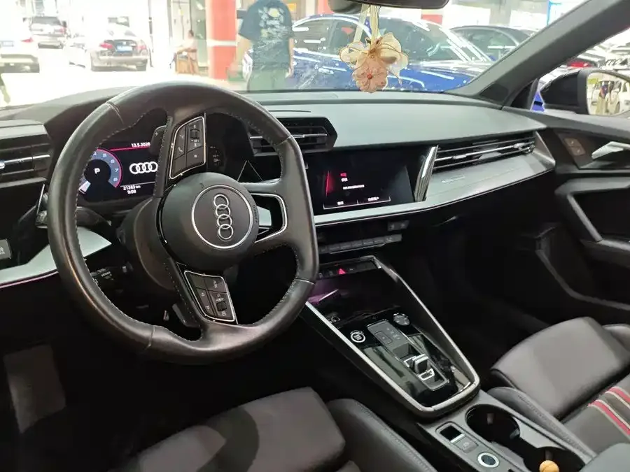 Audi A3 2022 A3L Limousine 35 TFSI Fashion Sports 2022 — миниатюра 2