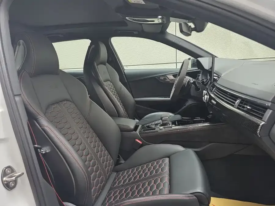 Audi RS 4 2024 RS4 Avant Engine Edition 2024 — миниатюра 5