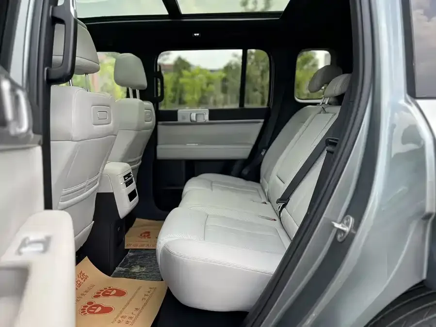BYD Leopard Titanium 7 Titanium 7 2025 190KM Four-Wheel Drive Ultra Edition 2025 — миниатюра 2