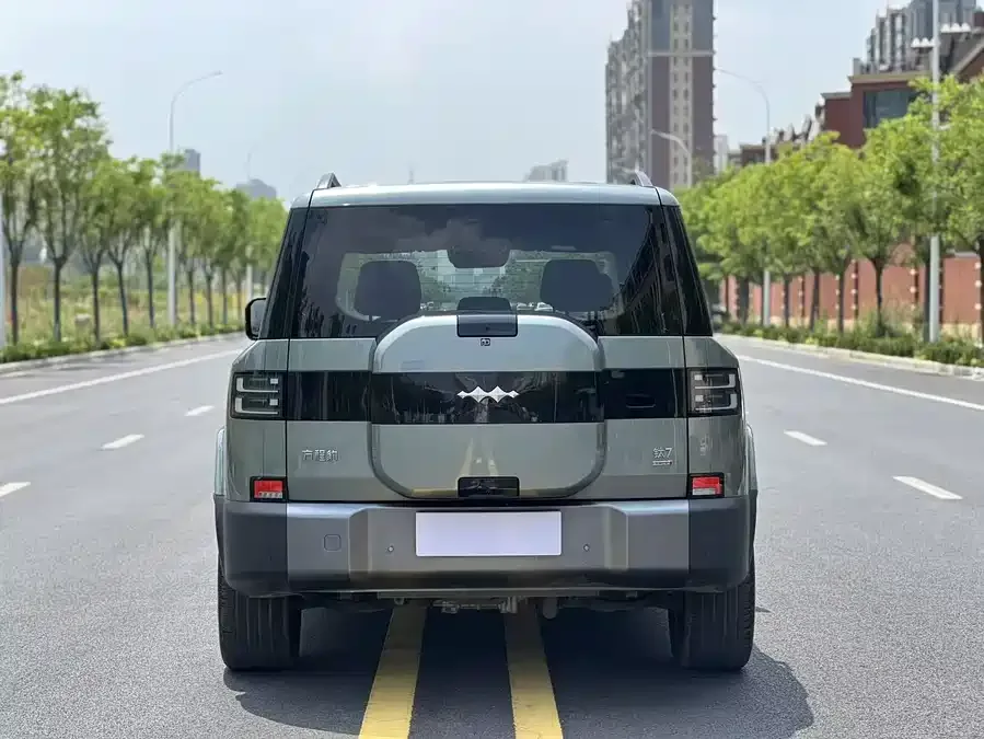 BYD Leopard Titanium 7 Titanium 7 2025 190KM Four-Wheel Drive Ultra Edition 2025 — миниатюра 5