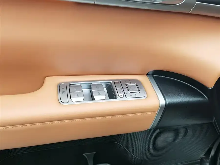 BYD Leopard Titanium 7 Titanium 7 2025 190KM Four-Wheel Drive Ultra Edition 2025 — миниатюра 3