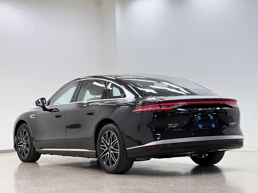 Chery Fengyun Fengyun A9L Fengyun A9L 2025 260 Super Long Range Deluxe Edition 2026 — миниатюра 2