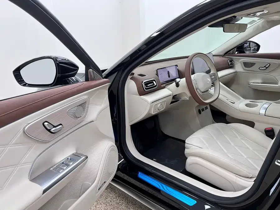 Chery Fengyun Fengyun A9L Fengyun A9L 2025 260 Super Long Range Deluxe Edition 2026 — миниатюра 4