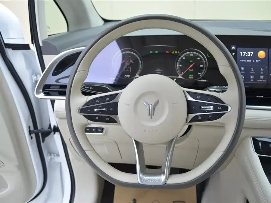Voyah Lantu Dreamer VOYAH 2024 PHEV Ultra-Long-Range Flagship Edition 2024 — миниатюра 3