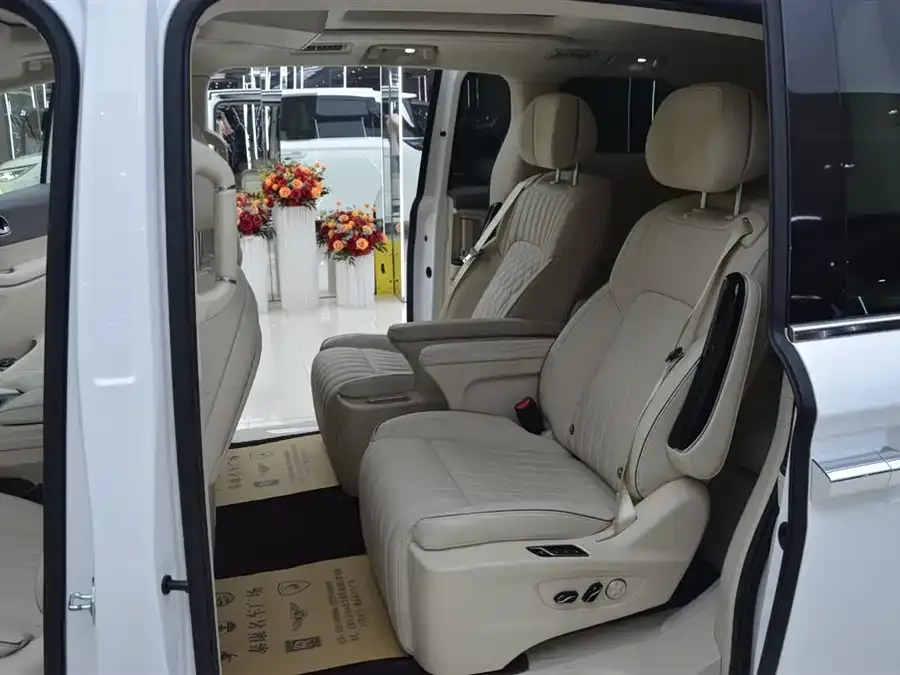 Voyah Lantu Dreamer VOYAH 2024 PHEV Ultra-Long-Range Flagship Edition 2024 — миниатюра 5