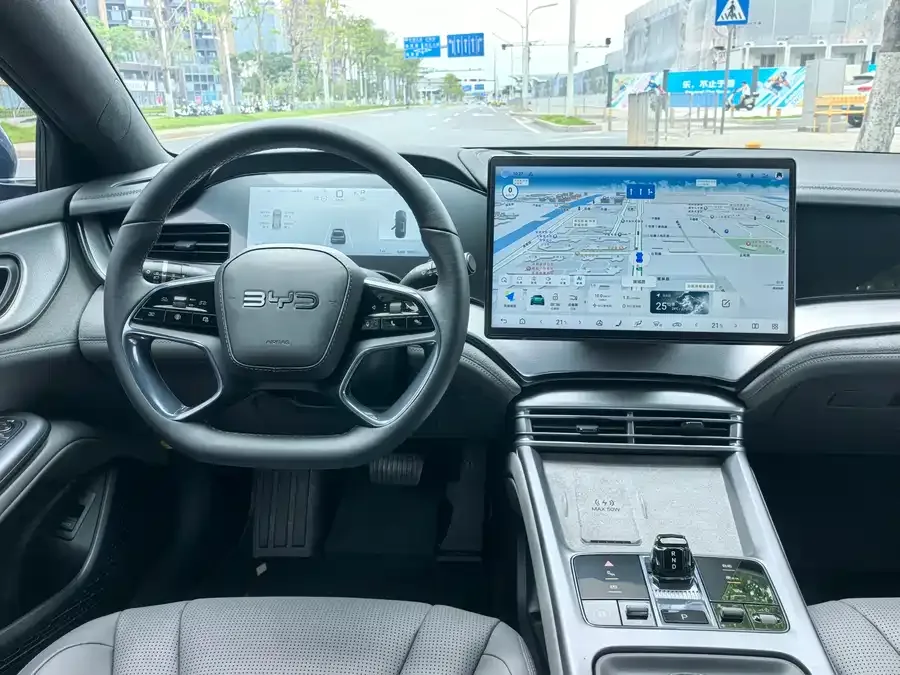 BYD seal 07 DM-i Seal 07 DM-i 2025 DM-i 1.5L 125km Luxury 2024 — миниатюра 3