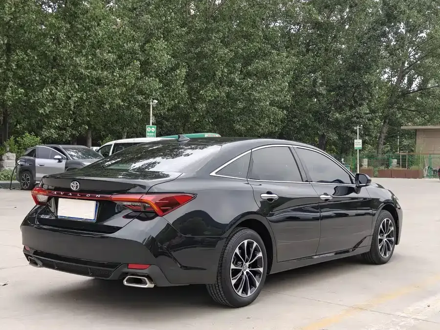 Toyota Avalon Avalon 2023 2.0L Luxury Edition 2024 — миниатюра 3