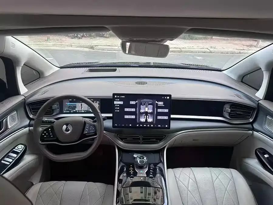 BYD D9 BYD D9 2022 DM-i 970 4WD Flagship Model 2023 — миниатюра 3