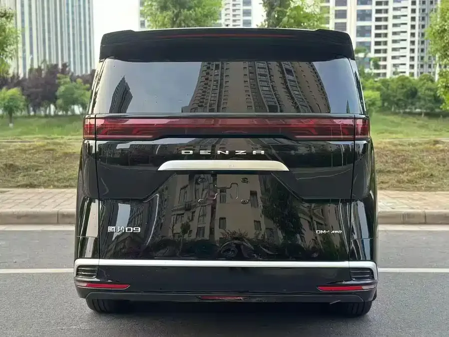 BYD D9 BYD D9 2022 DM-i 970 4WD Flagship Model 2023 — миниатюра 4