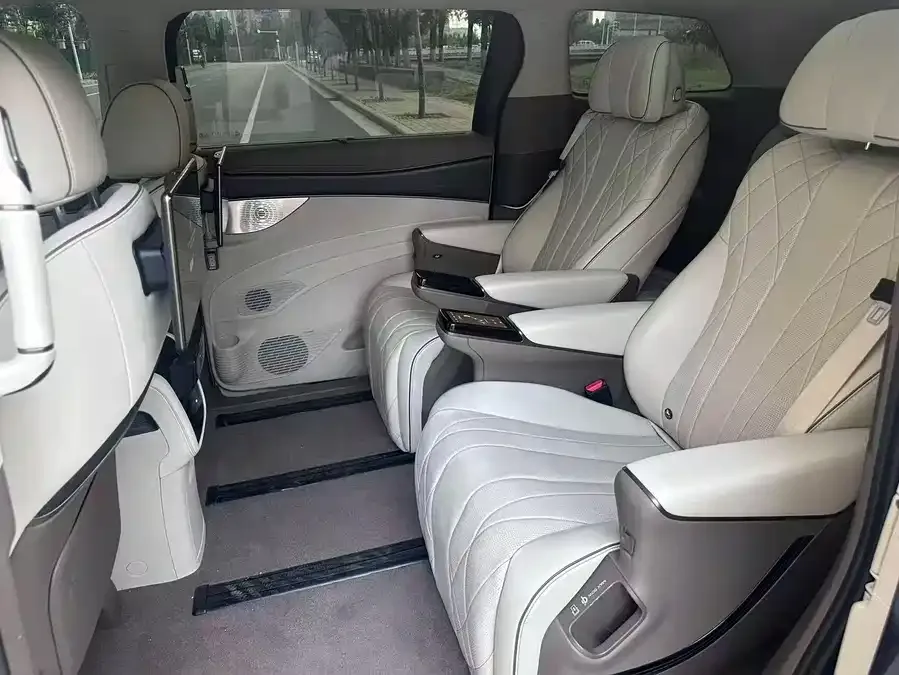 BYD D9 BYD D9 2022 DM-i 970 4WD Flagship Model 2023 — миниатюра 5
