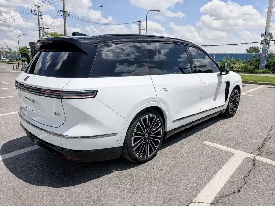 NIO ES8 NIO ES8 2026 Six-Seat Executive Signature Edition 2026 — миниатюра 2