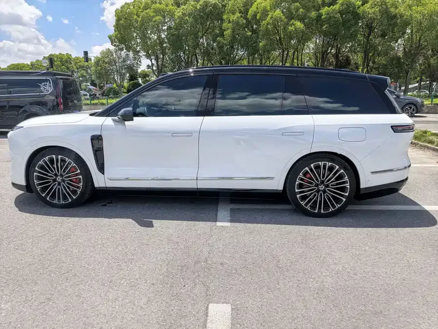 NIO ES8 NIO ES8 2026 Six-Seat Executive Signature Edition 2026 — миниатюра 3