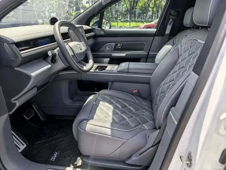 NIO ES8 NIO ES8 2026 Six-Seat Executive Signature Edition 2026 — миниатюра 4