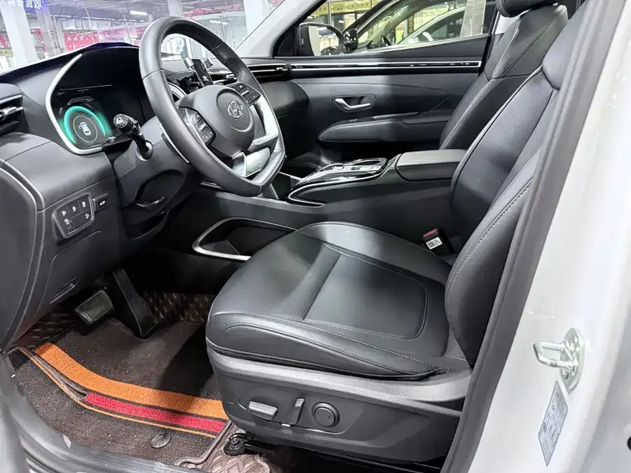 Hyundai tucson l Tucson 2023 Tucson L 1.5T Automatic 2WD GLX Elite Edition 2024 — миниатюра 3