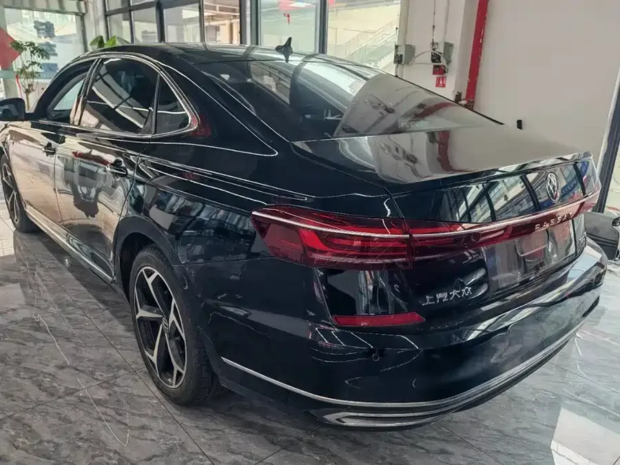 Volkswagen Passat Passat 2023 330TSI Starry Sky Deluxe Edition 2023 — миниатюра 2