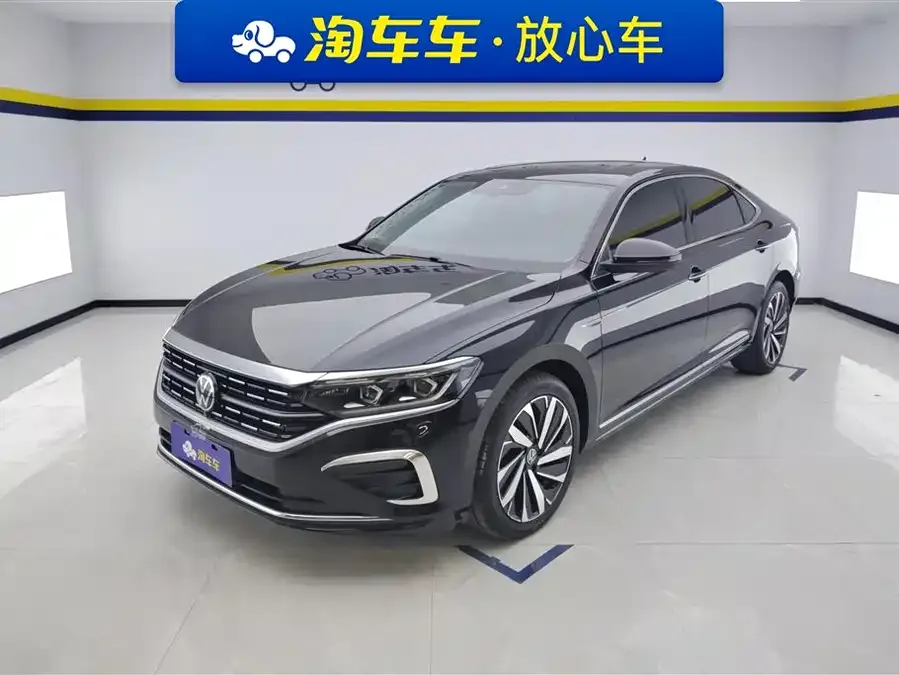 Volkswagen Passat Passat 2023 facelift 330TSI luxury version 2023 — фото 1, купить с доставкой в Москву