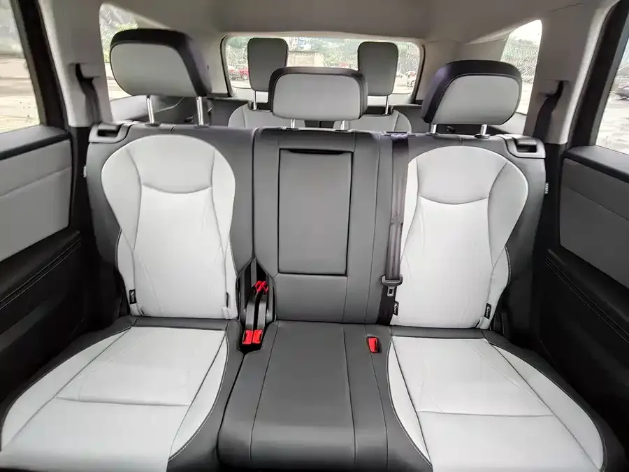 Volkswagen Teramont 2025 Touron Pro 450TSI 4WD Exploration Edition 2025 — миниатюра 4